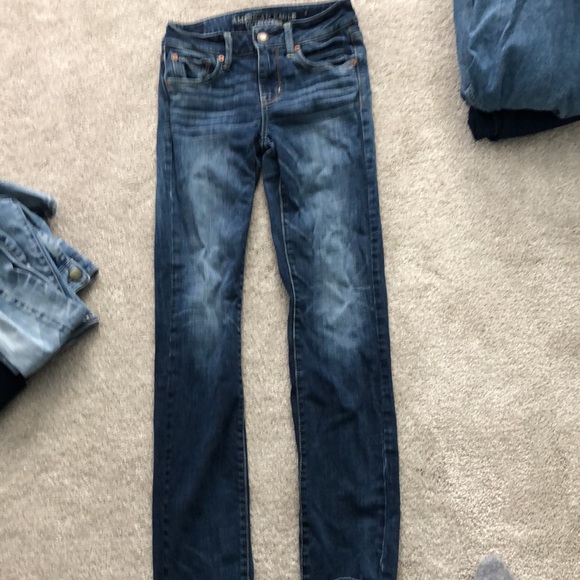 American eagle 🦅 Straight super stretch, blue jeans  size 0 - Picture 2 of 5